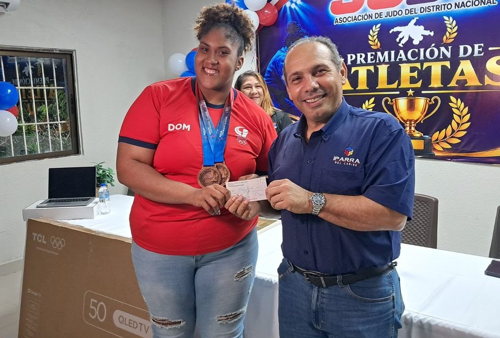 Asojudina Distingue a Judoca Moira Morillo con Importantes Incentivos