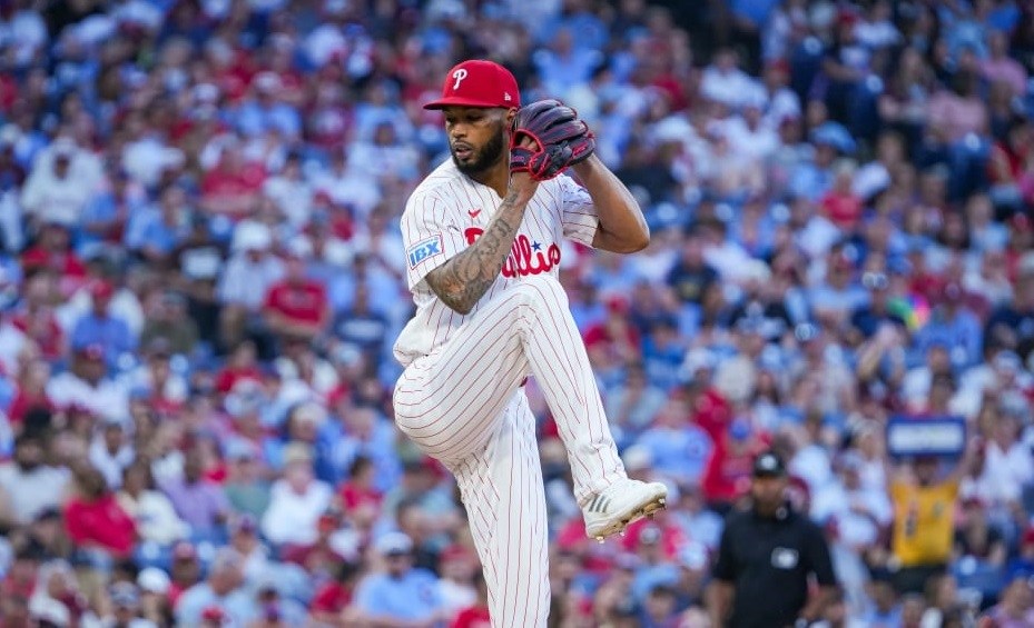 Sánchez Alcanza 17 Victorias con el Apoyo de un Grand Slam de Schwarber