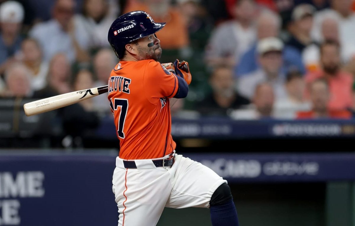 José Altuve, a un cuadrangular de igualar la marca histórica en postemporada