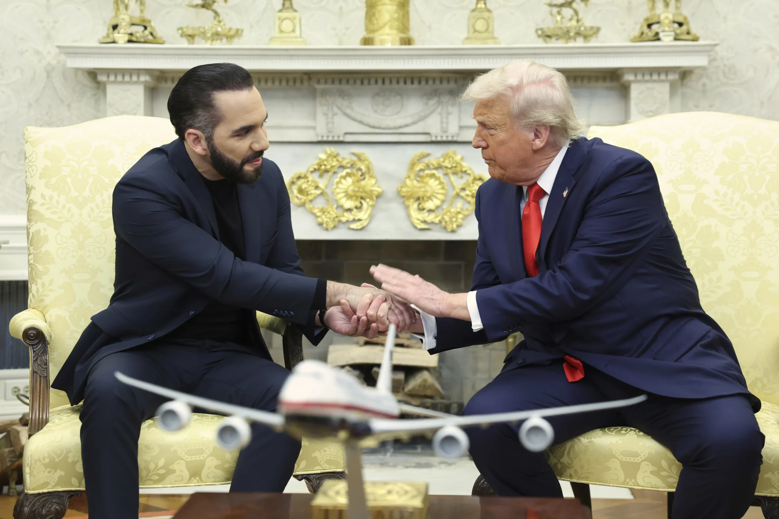 Trump avala a Bukele para reforzar significativamente el despliegue militar en Haití
