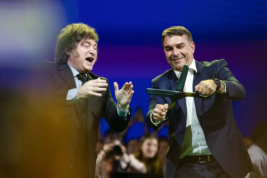 Oposición Argentina Demanda Explicaciones en el Congreso por el Ingreso de Bolsonaro al País