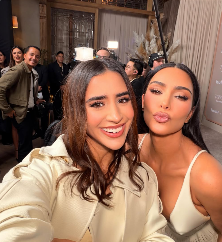 Influencer Mexicana Tammy Parra Pide Autógrafo a Kim Kardashian para Tatuárselo