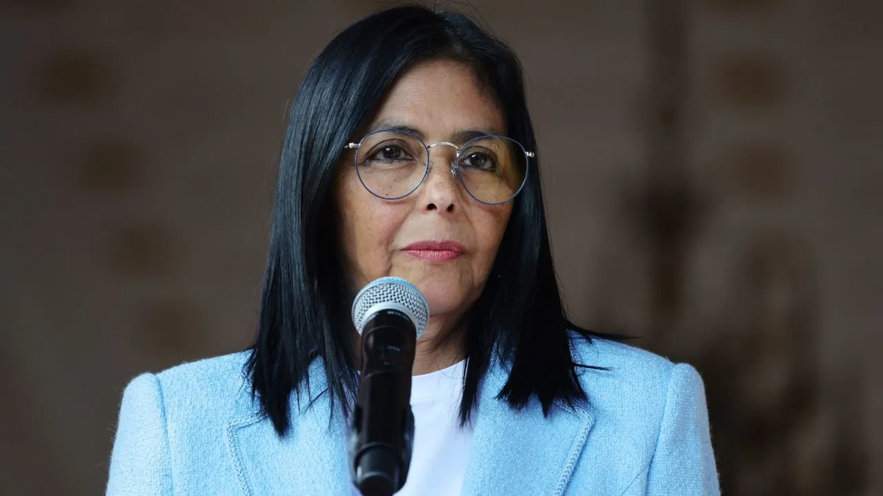 Delcy Rodríguez Imparte Directrices a la Policía Venezolana: Prohibidas Detenciones Sin Orden Judicial