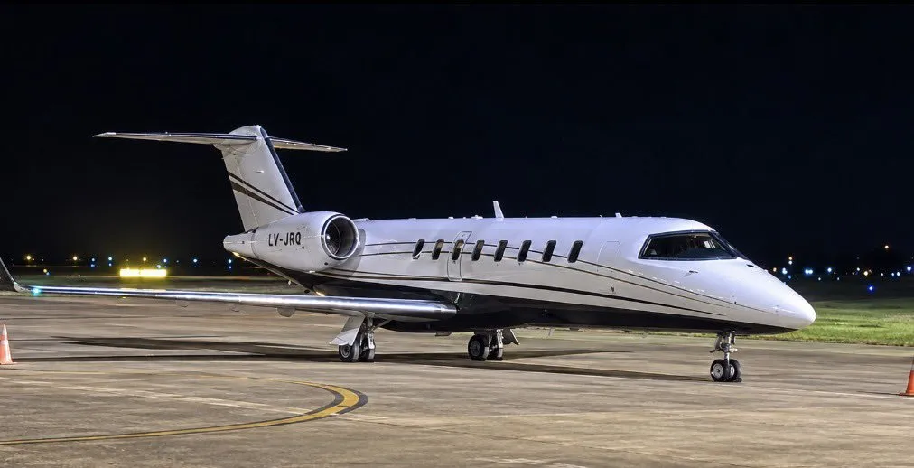 Senador Flávio Bolsonaro Viajó en Avión Vinculado a Red de Narcotráfico en Argentina