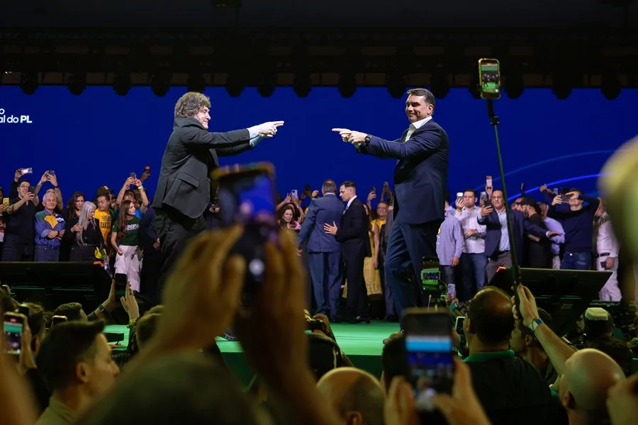 La Justicia argentina solicita grabaciones de seguridad del aeropuerto de partida de Flávio Bolsonaro