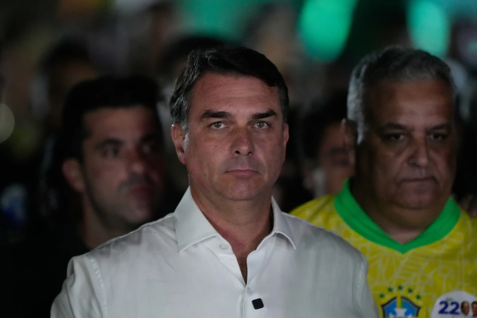 Visas Estadounidenses Serán Emitidas para Flávio Bolsonaro y su Familia, Confirma Funcionario