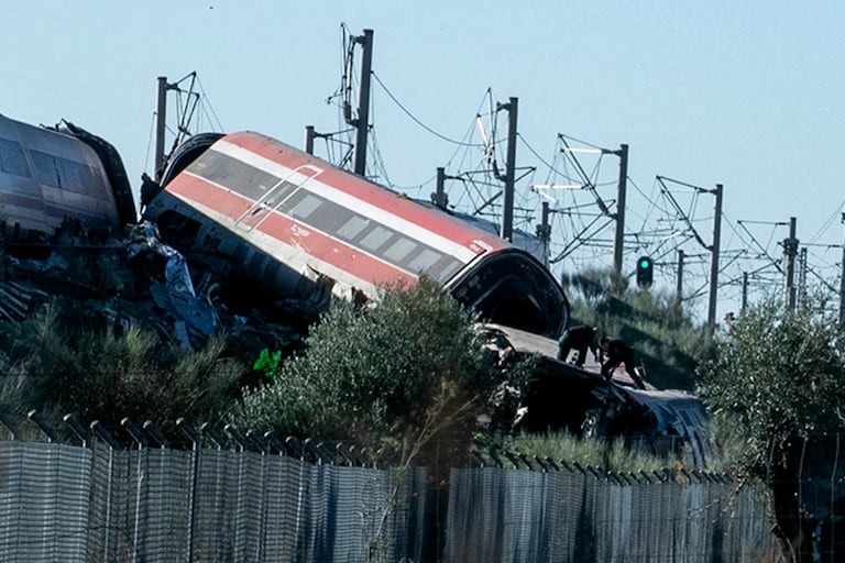 Fatal colisión de trenes en España: al menos 30 muertos y más de 80 heridos