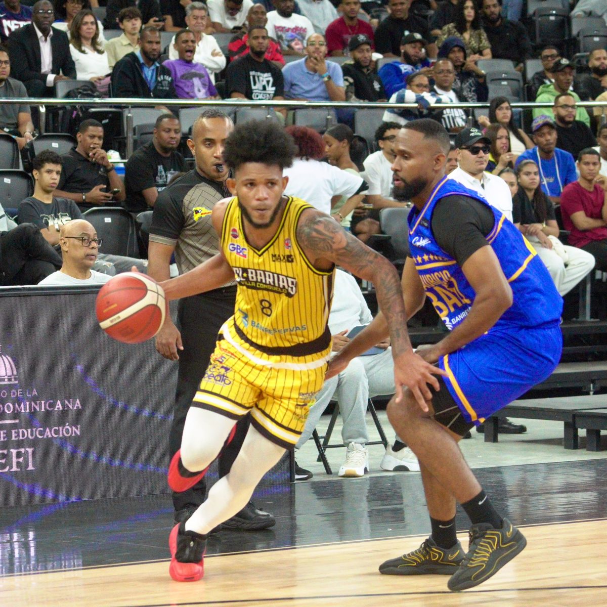 Rafael Barias Domina al Mauricio Báez y Lidera el Torneo Superior de Baloncesto del Distrito