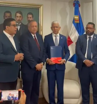 Presentan Propuesta de Ley para Concesiones Públicas de hasta Cuatro Décadas y Penalizaciones por Incumplimiento