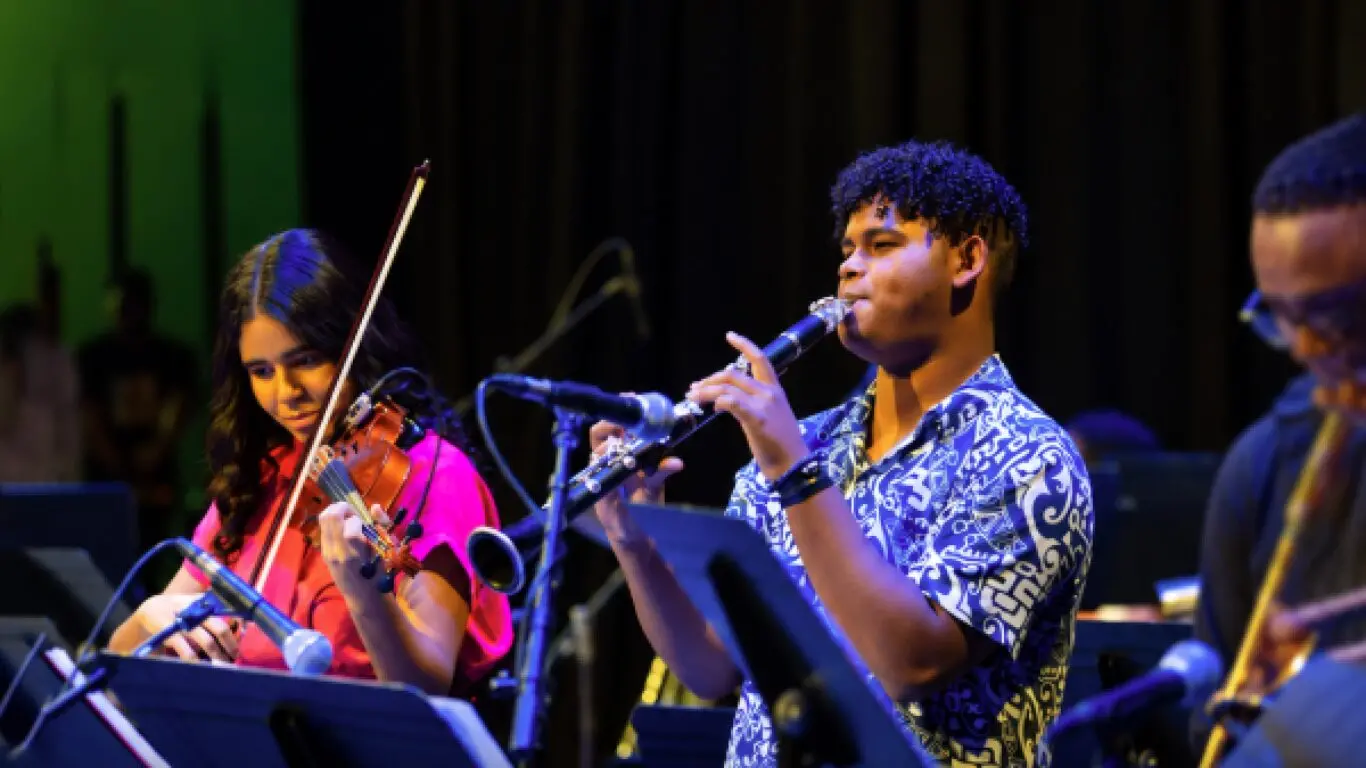 Abierta Convocatoria para Jóvenes Músicos en Berklee en Santo Domingo 2027 hasta el 5 de Noviembre