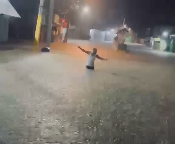 Intensas Inundaciones en Tamayo, Bahoruco, Impulsan Demanda por Soluciones de Drenaje
