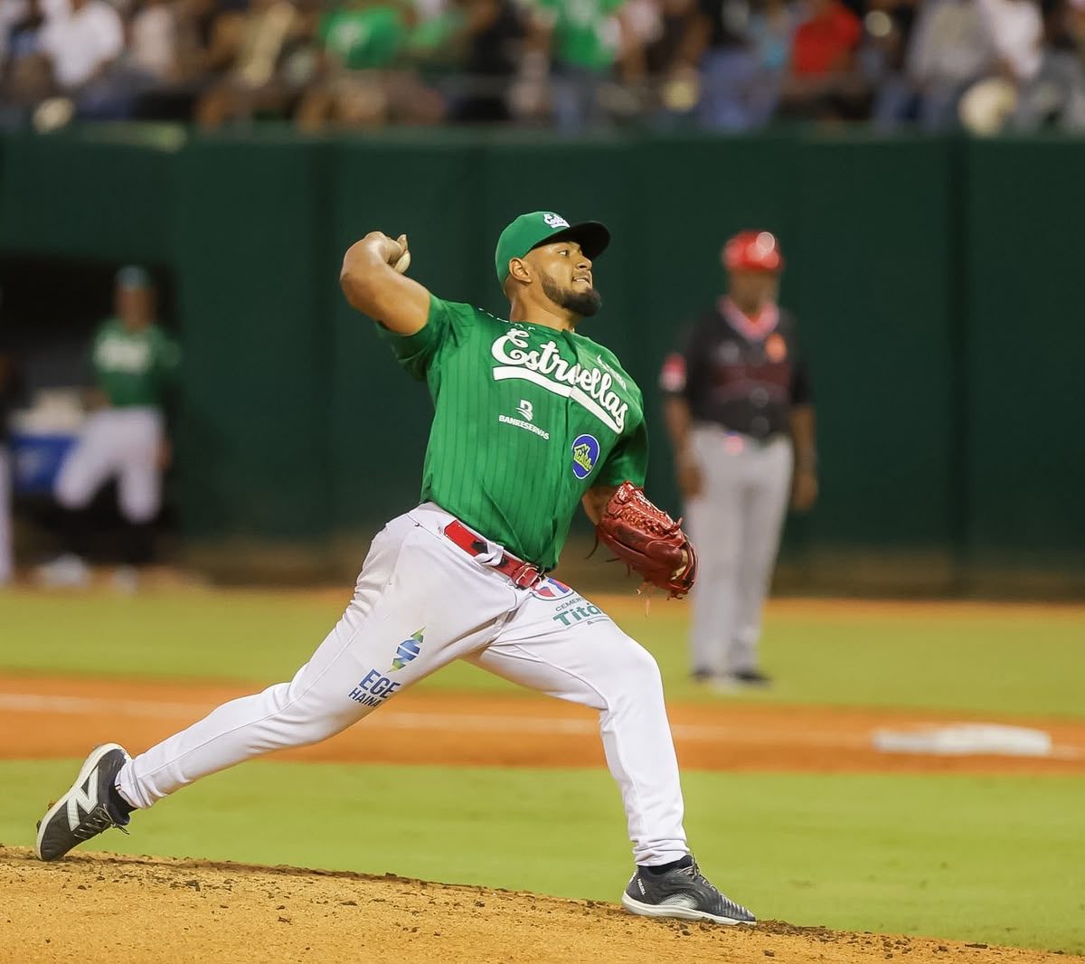Estrellas Orientales: Doble Compromiso en el Estadio Quisqueya Contra Leones y Tigres