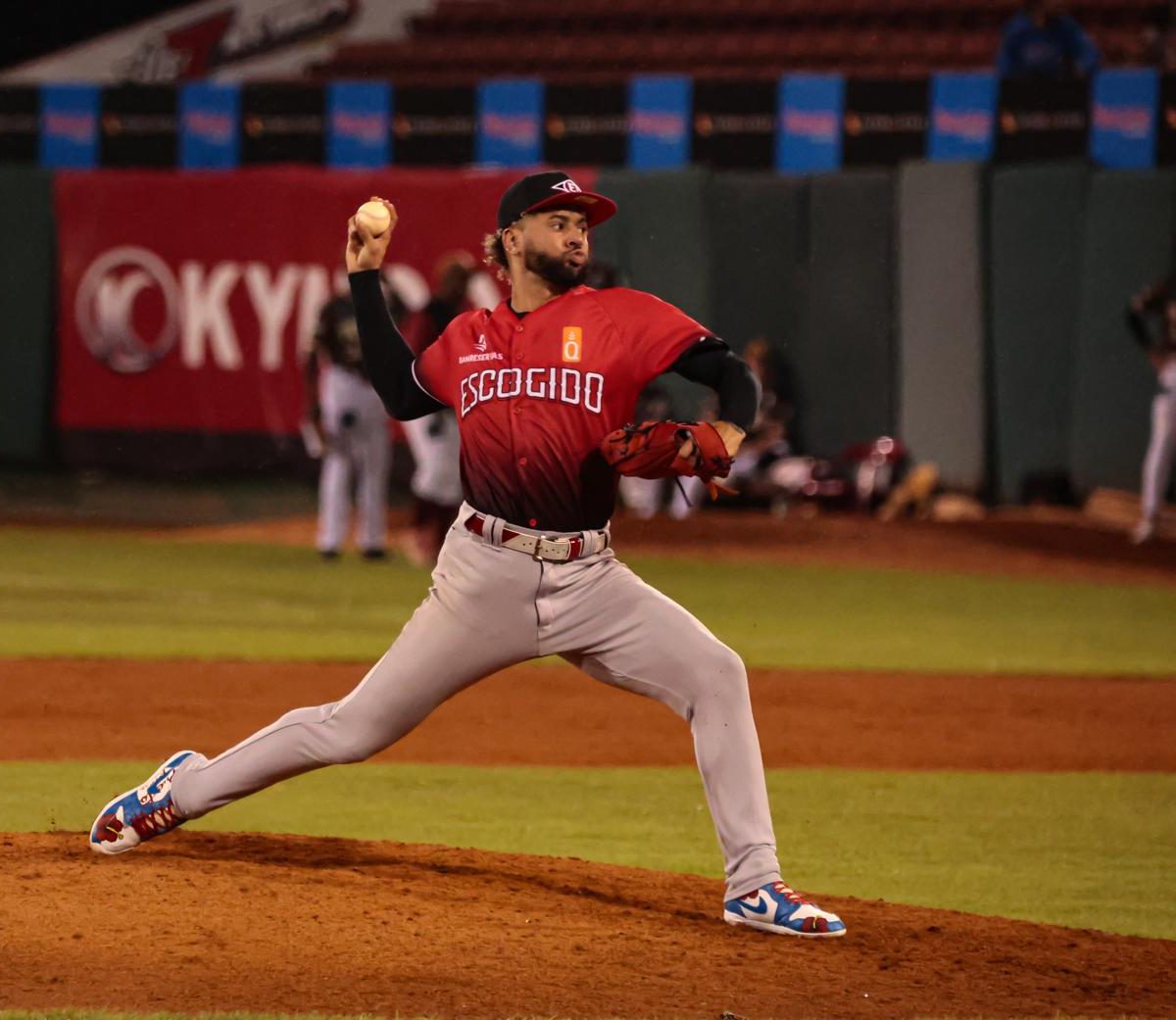 Leones del Escogido Incorpora a Rhoades, Halligan y Espada para la Temporada LIDOM