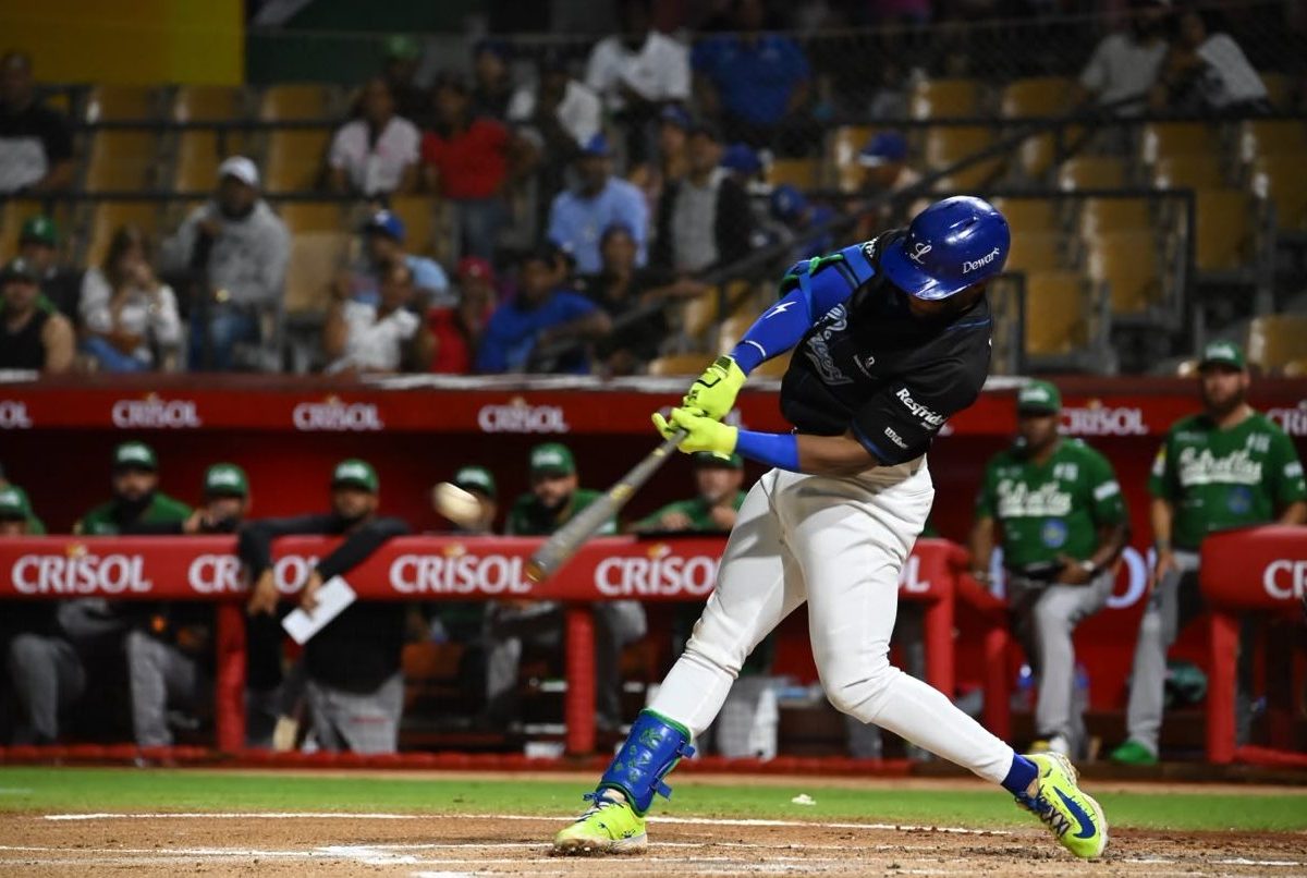 Mel Rojas Jr. Impulsa a los Tigres del Licey a una Blanqueada Contra las Estrellas Orientales