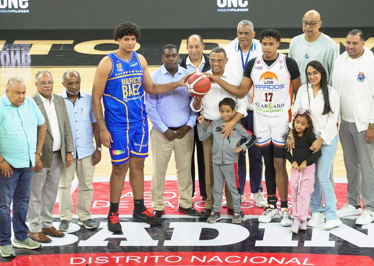 Los Prados mantiene racha invicta 5-0 en el 50 Torneo de Baloncesto Superior del Distrito al derrotar al Mauricio Báez
