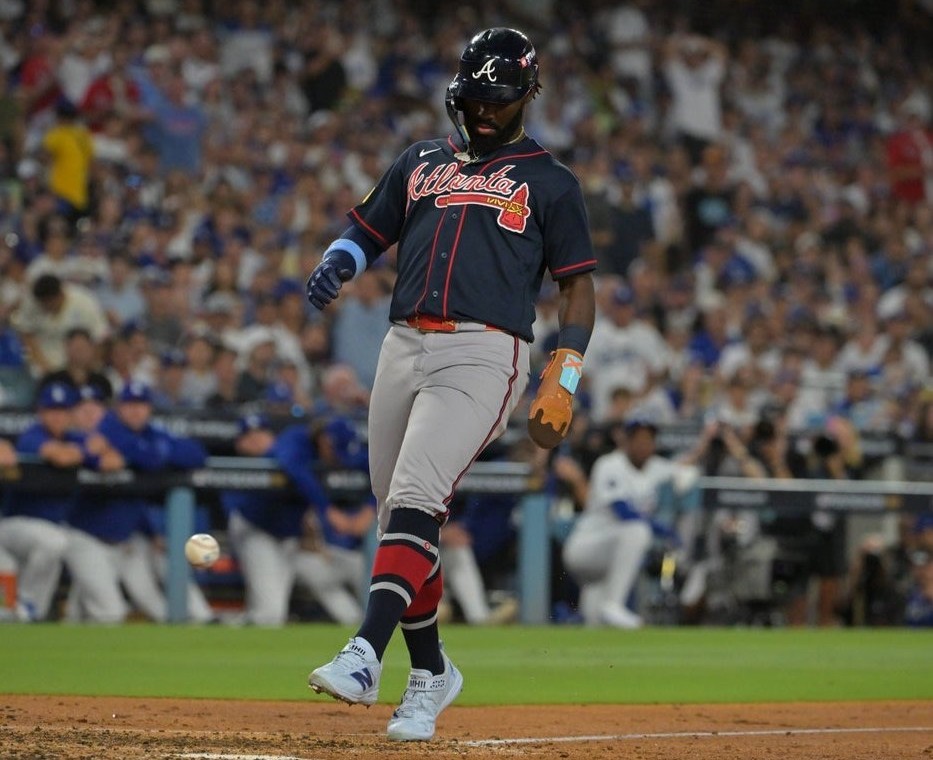 Michael Harris II Impulsa a los Bravos para Igualar la Serie Divisional frente a los Dodgers