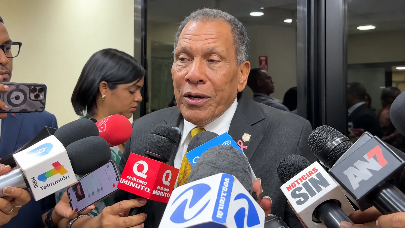 El comercio en Jimaní opera con normalidad a pesar de la crisis haitiana, asegura senador Dagoberto Rodríguez
