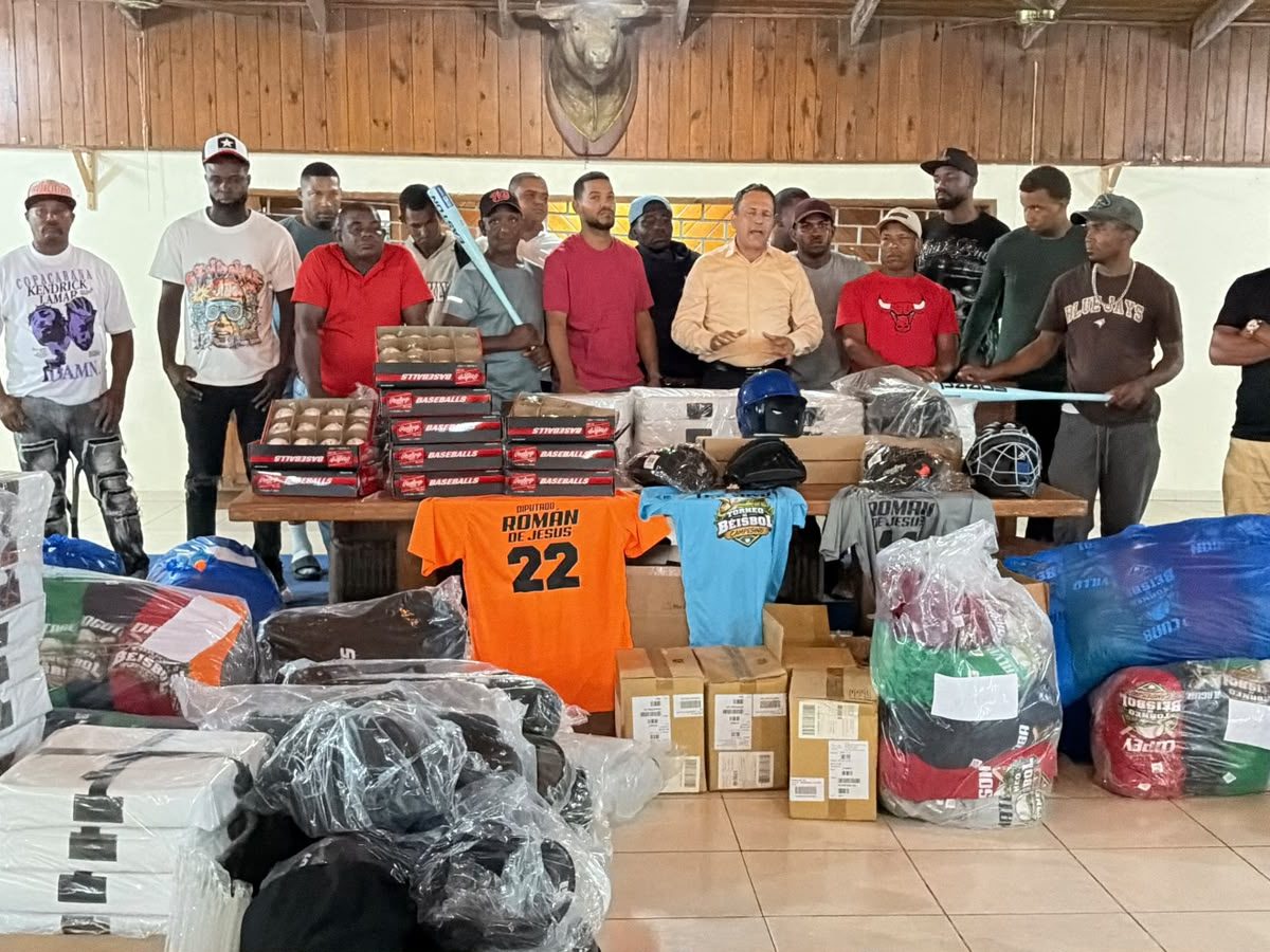 Diputado Román de Jesús Lanza el Torneo Campesino de Béisbol en Monte Plata