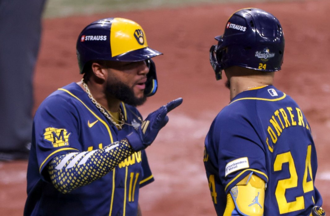 Rendimiento Histórico de Milwaukee: Siete Hits y Ocho Carreras con Dos Outs en la Serie Mundial