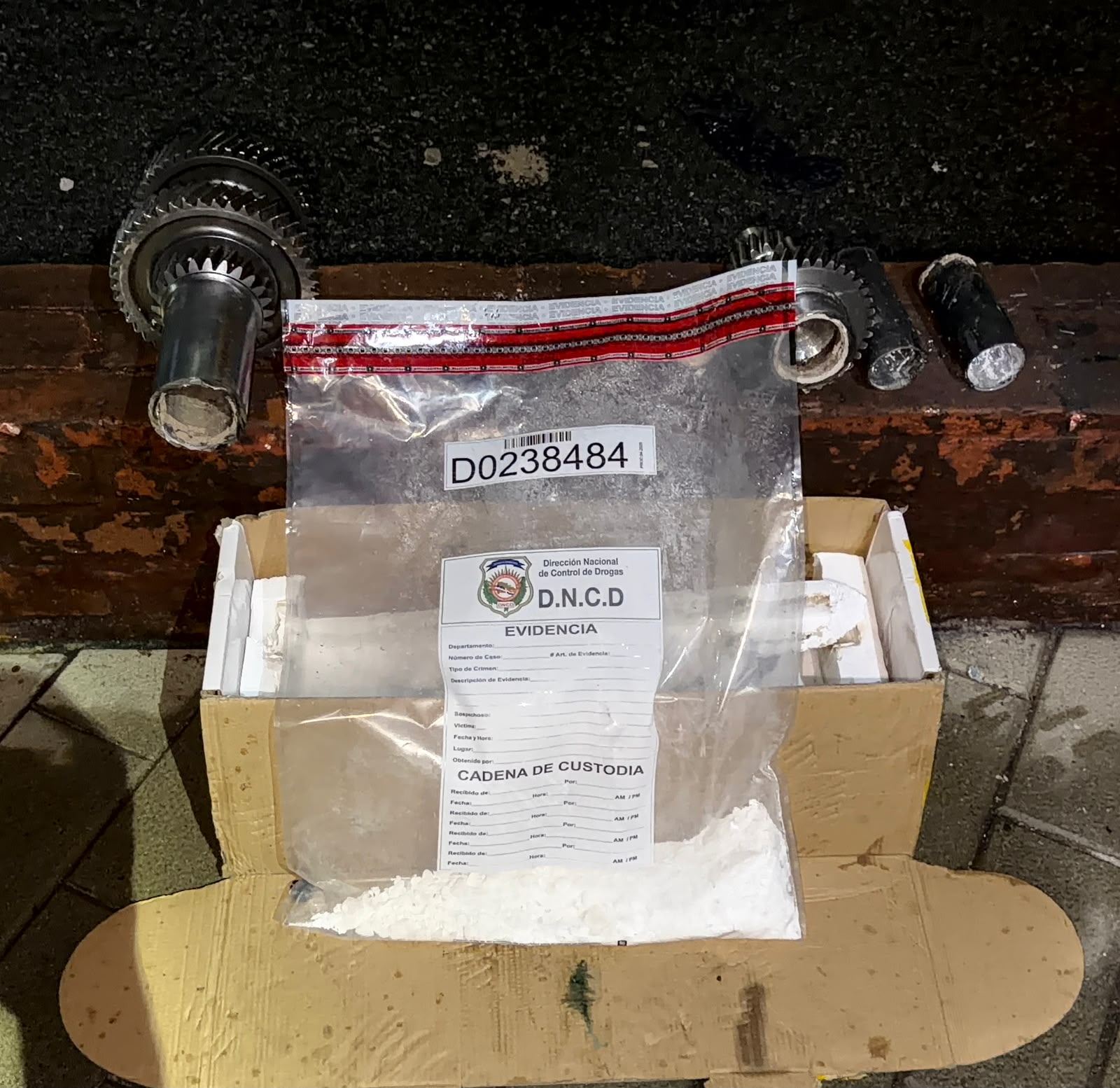 DNCD Intercepta Presunta Cocaína Oculta en Parte Automotriz Destinada a Canadá