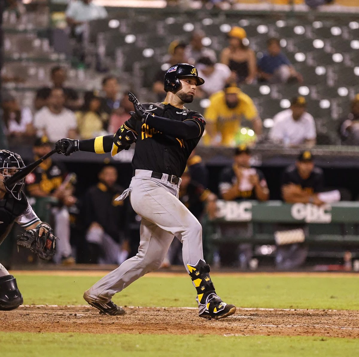 Águilas Superan a las Estrellas 5-2 en Extracancha de 11 Entradas