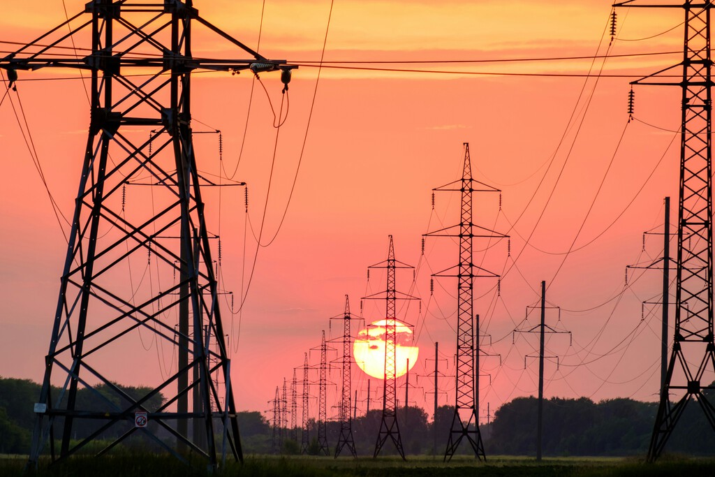 Red Eléctrica solicita la operatividad de centrales clave y objeta planes de mantenimiento ante la tensión del sistema