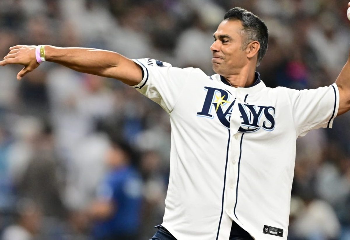 Carlos Peña Realiza Lanzamiento de Honor en Encuentro de Rays y Yankees