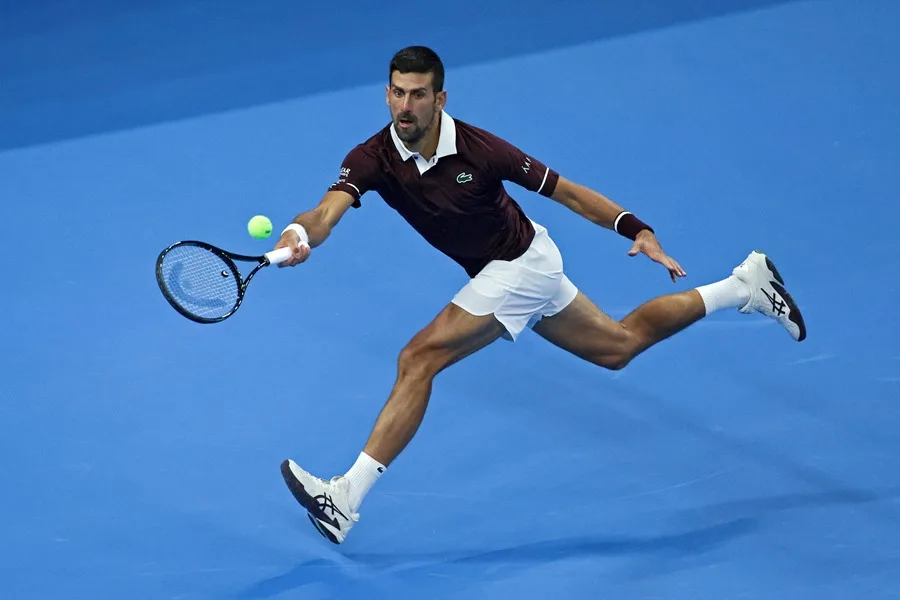 Djokovic Supera a Bu y Alcanza Récord de 31 Victorias en Pekín, Empatando a Nadal