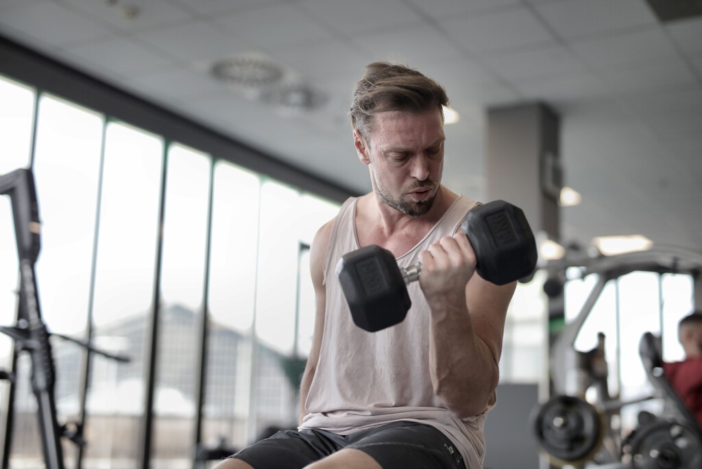 Entrenamiento de Fuerza vs. Cardio para la Pérdida de Peso: Un Análisis Detallado