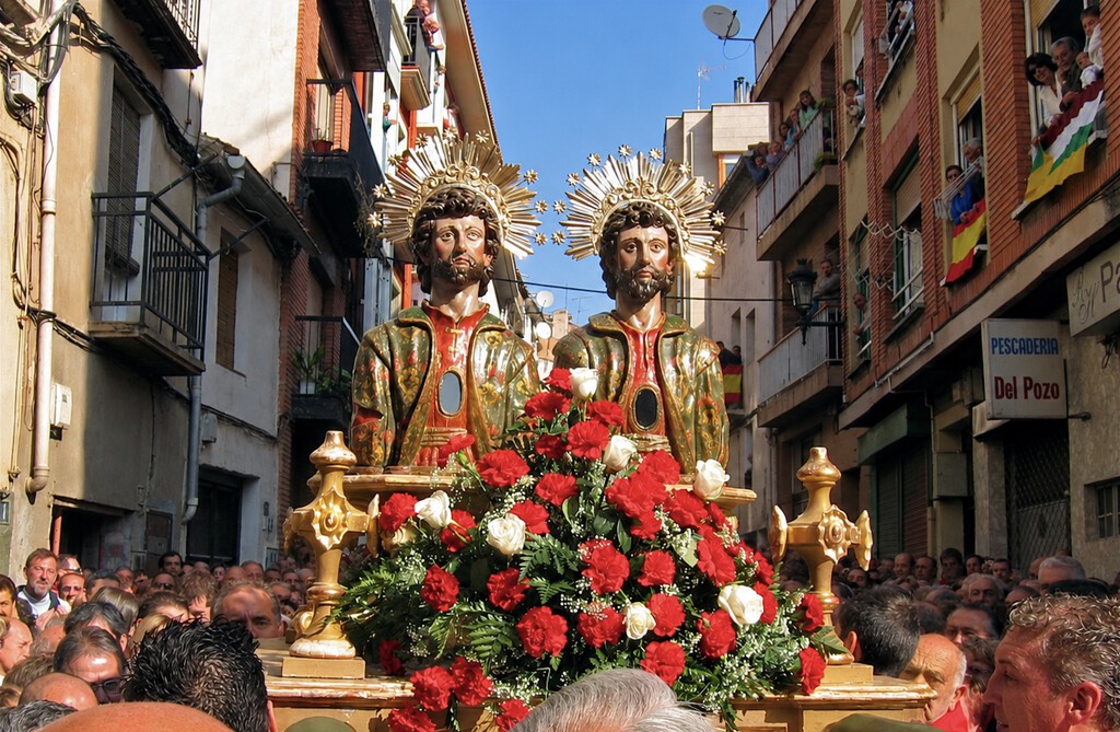 La Tradicional Disputa por los Santos entre Arnedo y Andosilla: Una Celebración que Une