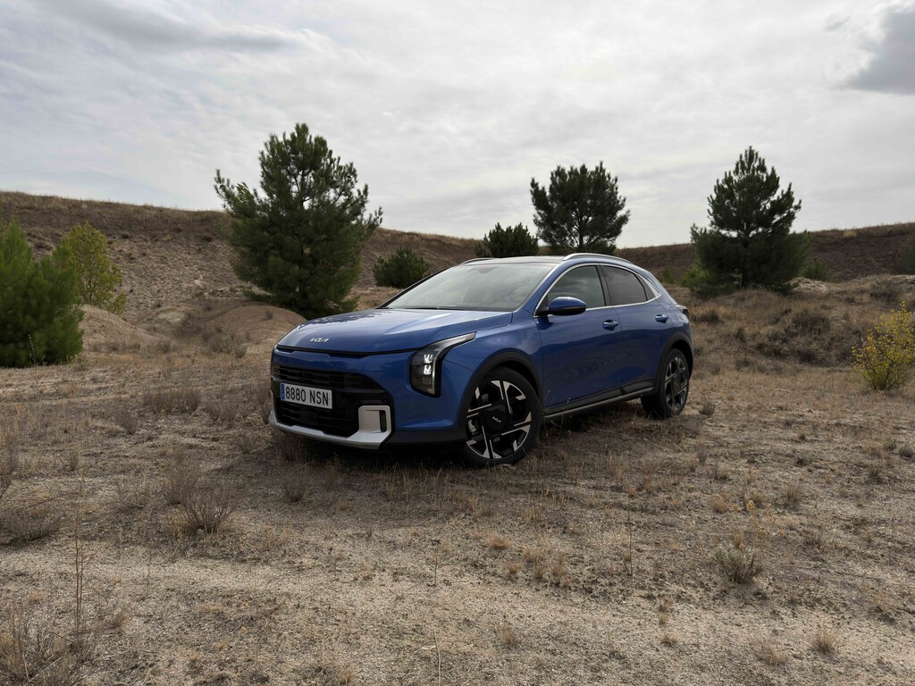 Kia XCeed: Estrategia de Combustión y Microhibridación Frente a la Competencia Híbrida Enchufable China