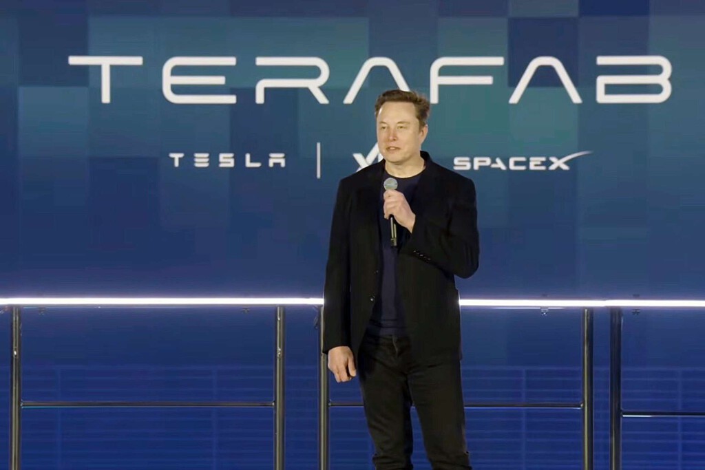 Musk Confirma Evaluación de Fusión entre SpaceX y Tesla, Potencialmente Creando una Gigante de 3.5 Billones de Dólares